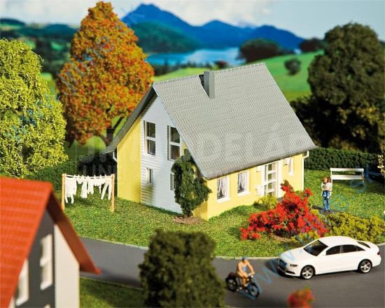 Obrázok pre 49/130317 Rodinný Dom*1-generačný*Žltý